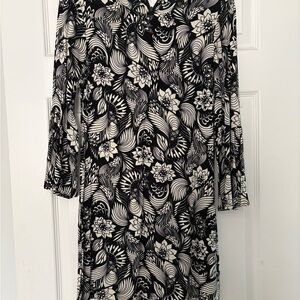 Forever 21 Black and Cream Floral Long Sleeve Dress